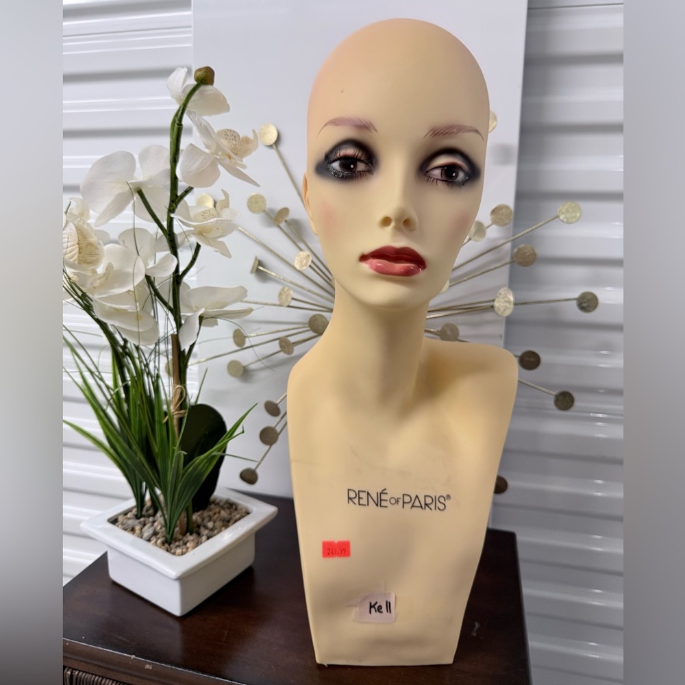 Rene of Paris Cream Mannequin Head